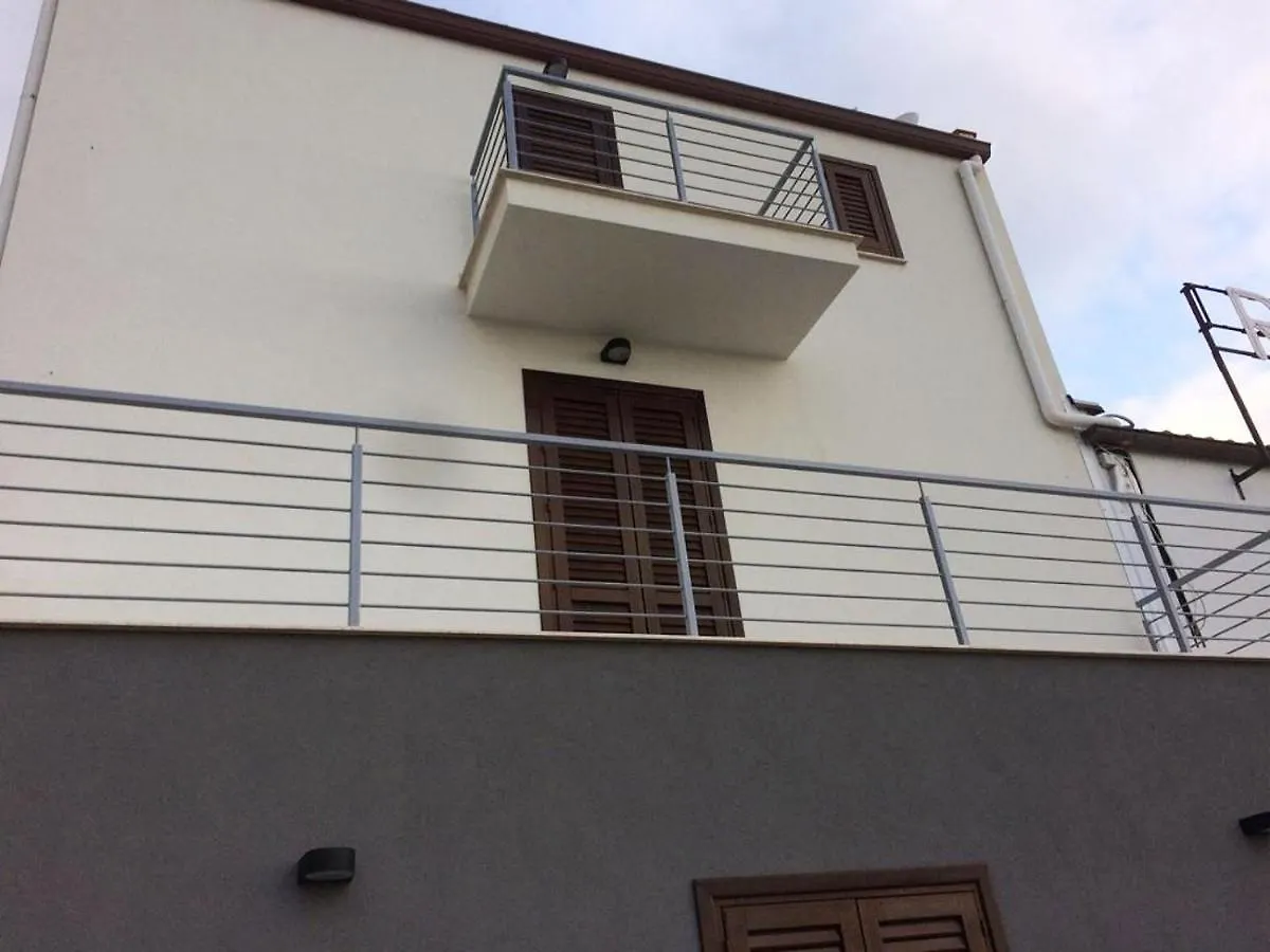 Le Camere Della Campana Castellammare del Golfo 0*,